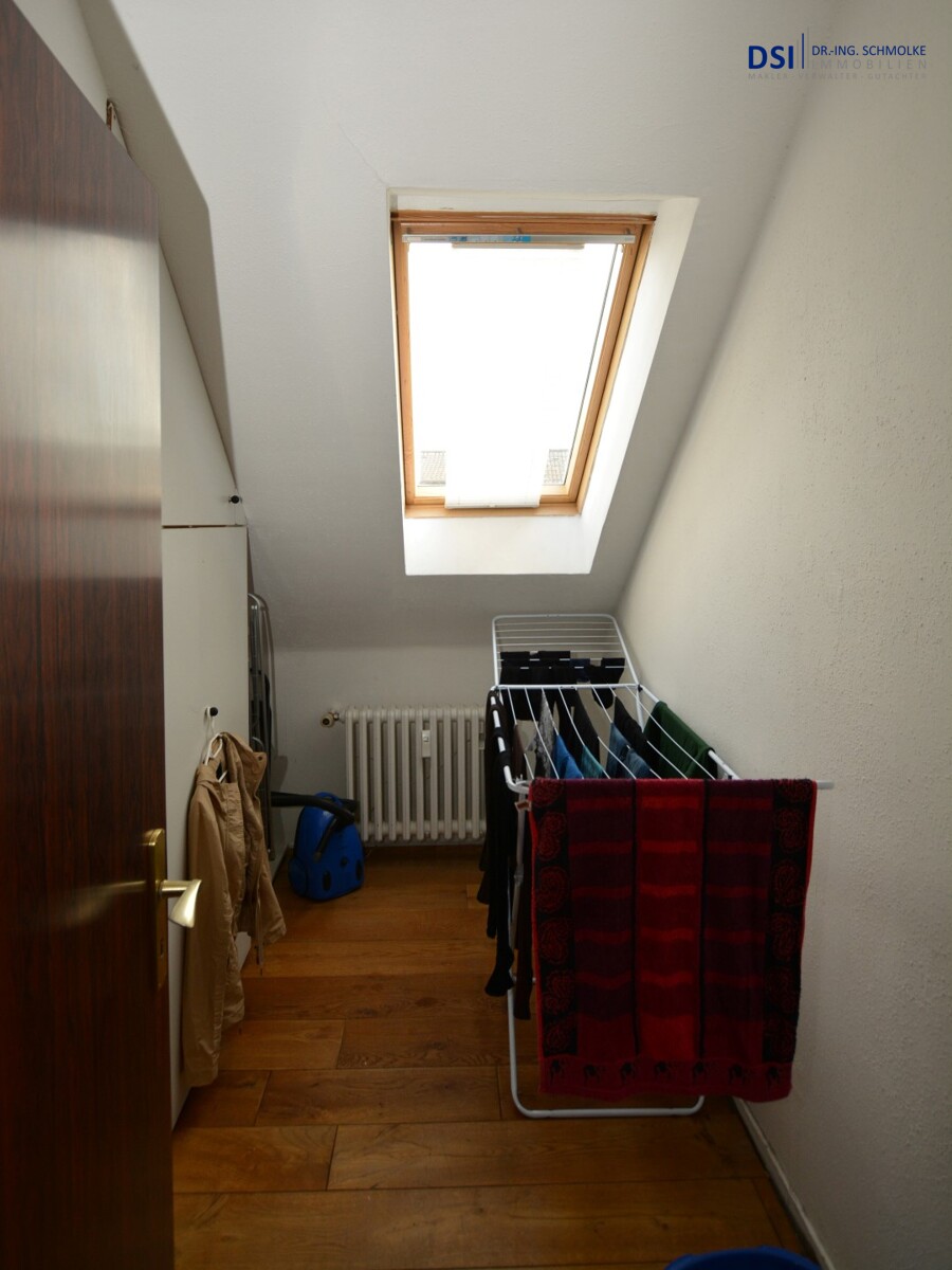 Ankleidezimmer Dachgeschosswohnung K�ln