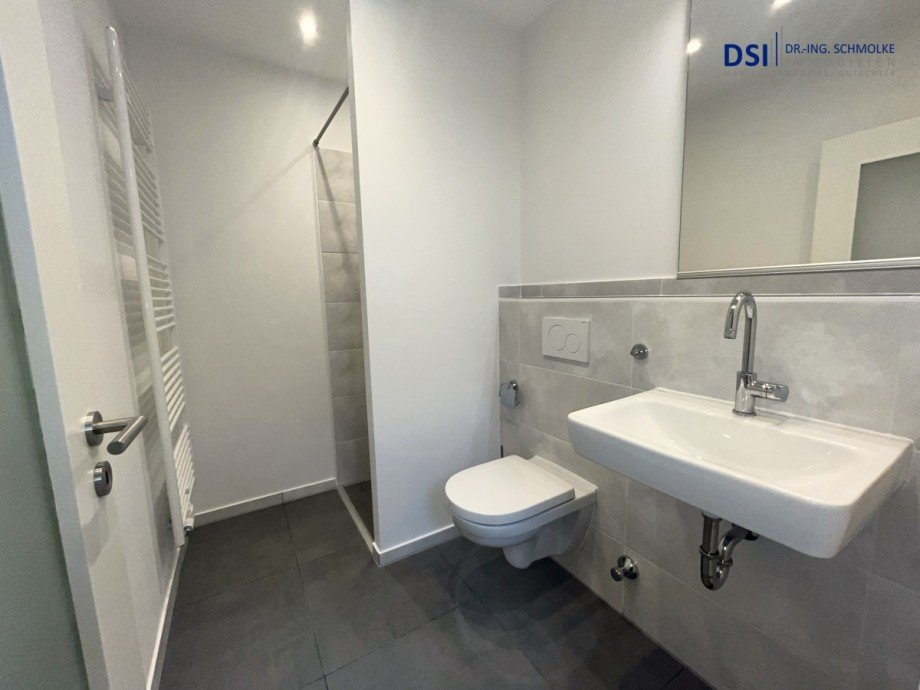 Badezimmer_a Etagenwohnung Hilden