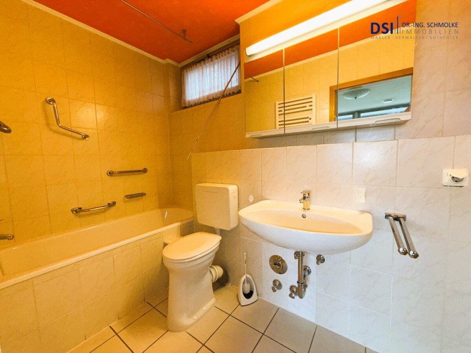 Badezimmer a Etagenwohnung K�ln