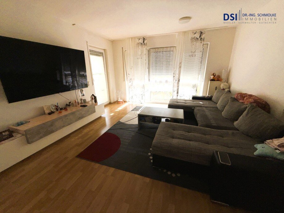 Wohnzimmer c Etagenwohnung Br�hl