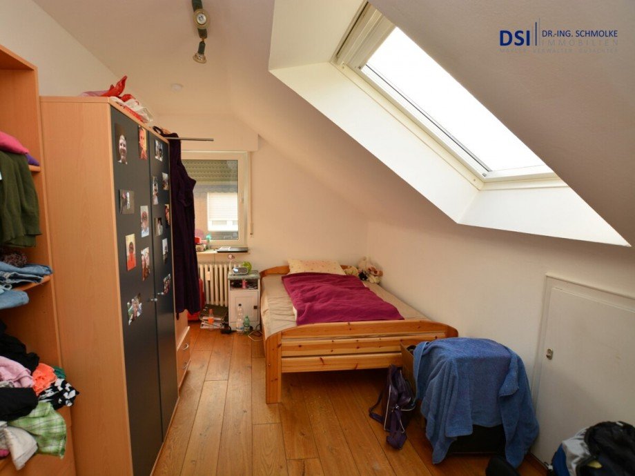 Schlafzimmer 2 Dachgeschosswohnung K�ln