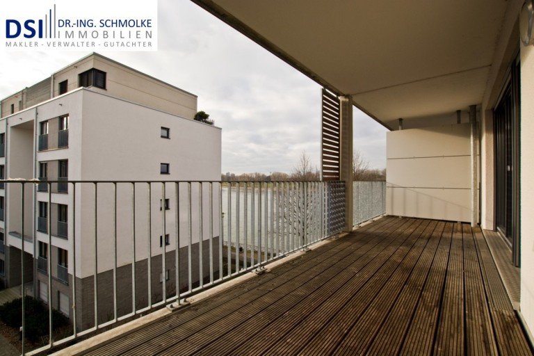 Balkon K�ln Etagenwohnung Stilvoll wohnen direkt am Rhein! - Renovierte 3-Zimmer-Wohnung mit Rheinblick!