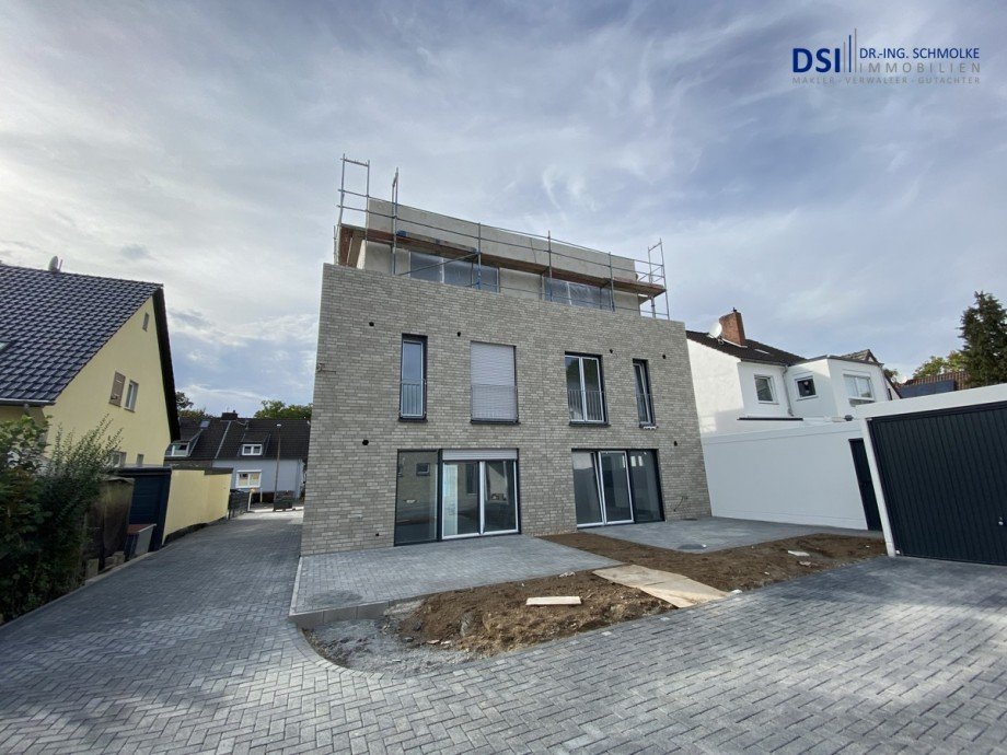 R�ckw�rtige Ansicht Maisonettewohnung K�ln / Wahn