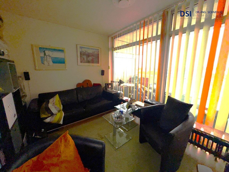 Wohnzimmer b Etagenwohnung K�ln