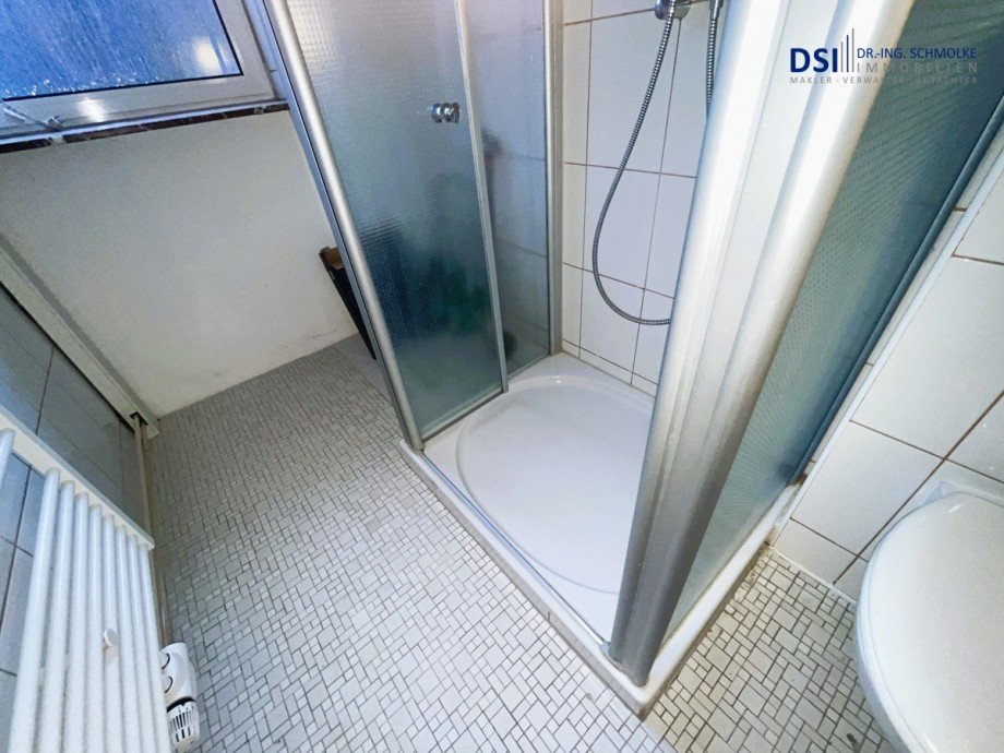 Dusche UG a Etagenwohnung K�ln