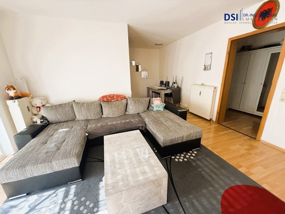 Wohnzimmer a Etagenwohnung Br�hl