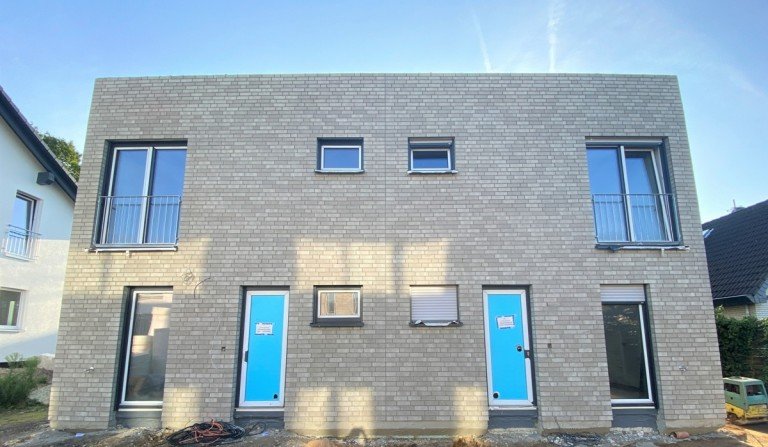 Frontansicht K�ln / Wahn Doppelhaush�lfte Neubau Erstbezug - KfW 55 Doppelhaush�lfte in ruhiger Lage in Wahnheide!