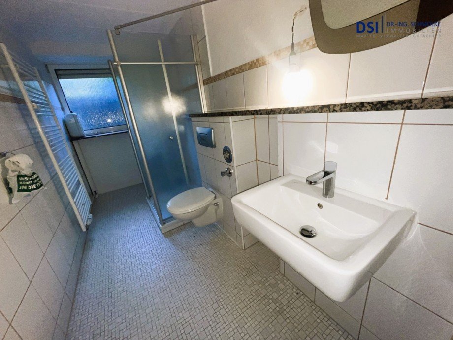 Badezimmer UG a Etagenwohnung K�ln