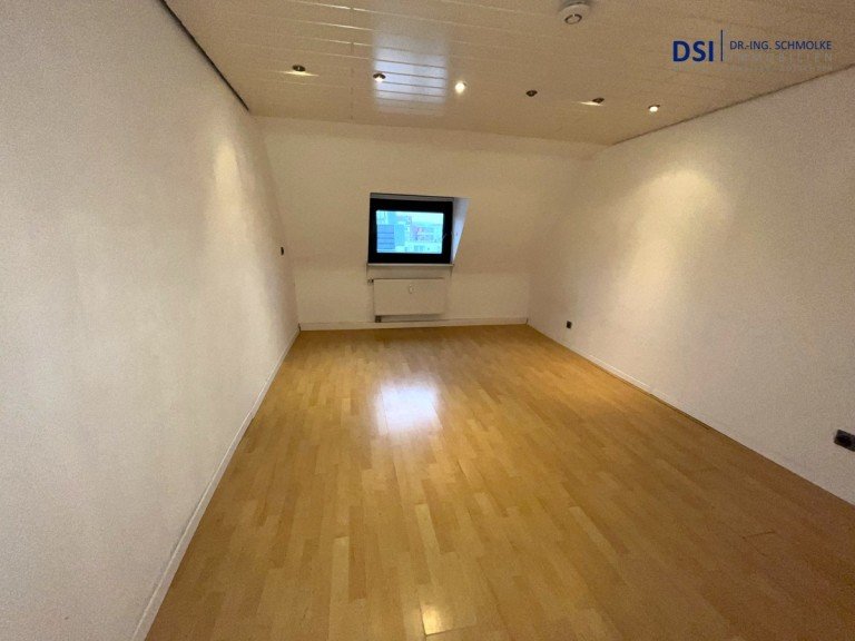 Raum-1-b K�ln / Ehrenfeld Dachgeschosswohnung Sch�nes 1-Zimmer Apartment in Ehrenfeld - provisionsfrei!