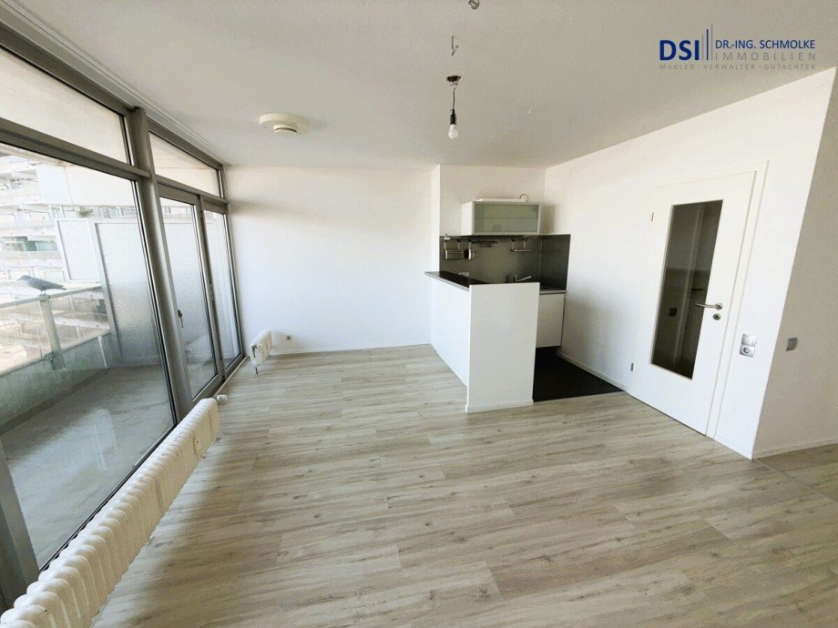 Wohnzimmer b Etagenwohnung K�ln