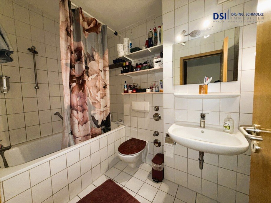Badezimmer b Etagenwohnung Br�hl