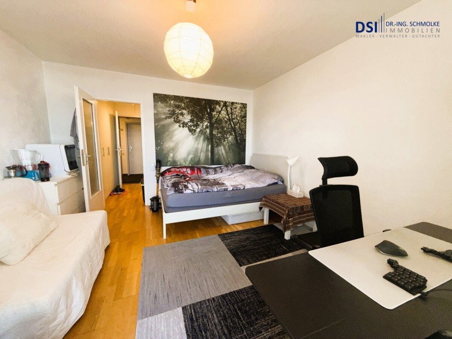 Wohn/Schlafzimmer b Etagenwohnung K�ln