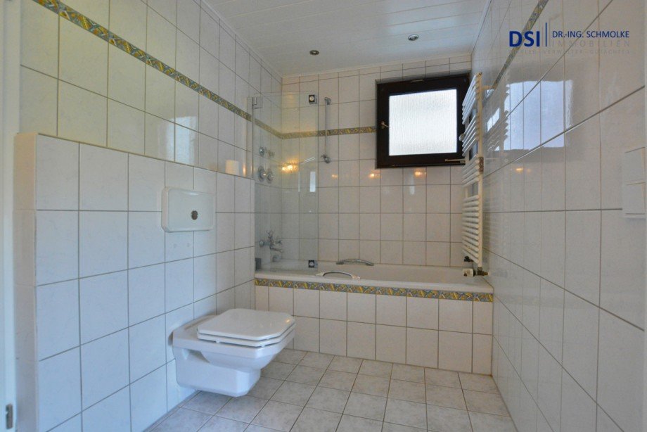 Badezimmer Bild 1 Etagenwohnung K�ln