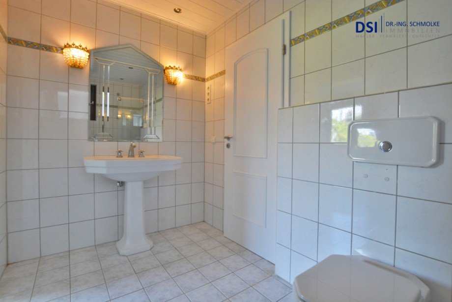 Badezimmer Bild 2 Etagenwohnung K�ln