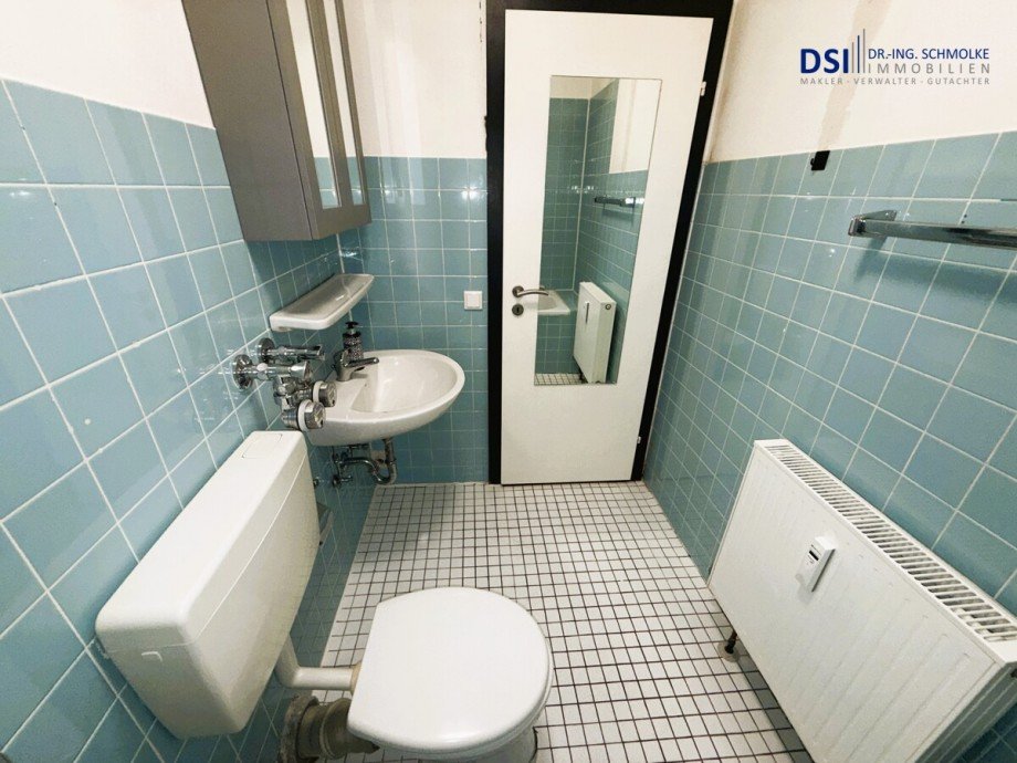 Badezimmer b Etagenwohnung Bergisch Gladbach