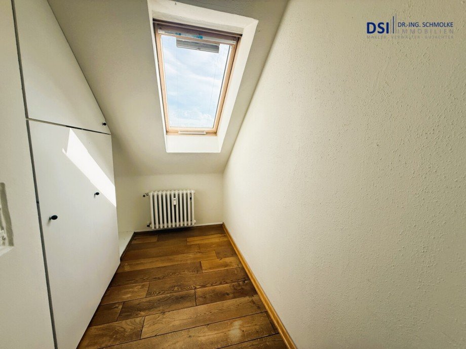 Ankleidezimmer a a Dachgeschosswohnung K�ln