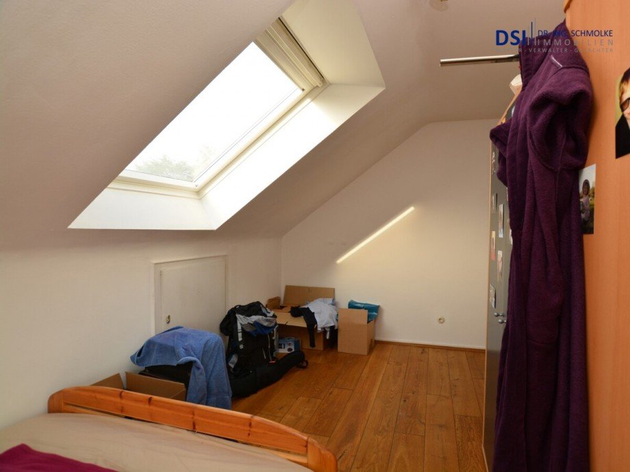 Schlafzimmer 2 Dachgeschosswohnung K�ln