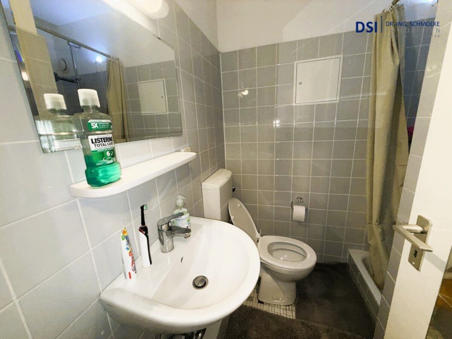 Badezimmer a Etagenwohnung K�ln