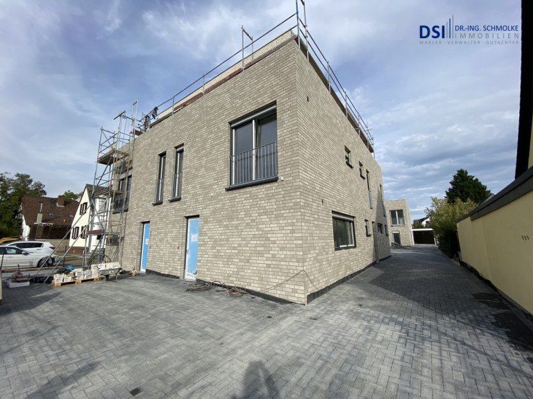 Stra�enansicht K�ln / Wahn Maisonettewohnung Neubau Erstbezug - 4 Zimmer Maisonettewohnung in ruhiger Lage in Wahnheide!