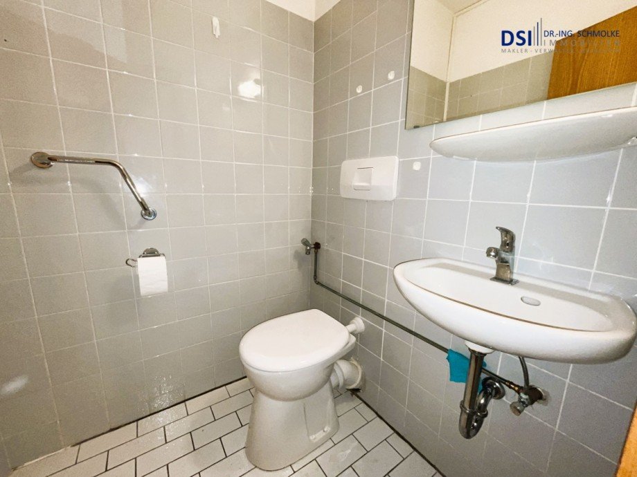 G�ste-WC-a Etagenwohnung K�ln