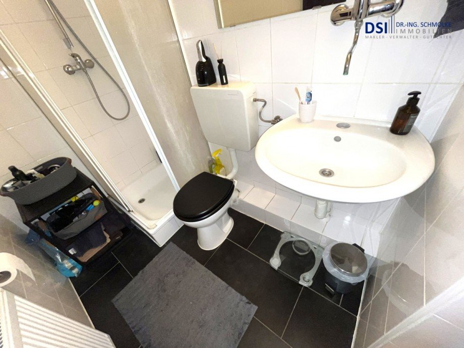 Badezimmer_c Dachgeschosswohnung K�ln / Ehrenfeld