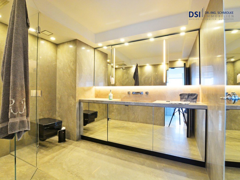 Badezimmer a Etagenwohnung K�ln