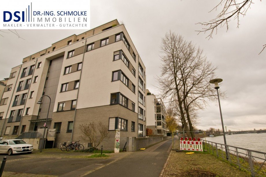 Hausfront Etagenwohnung K�ln