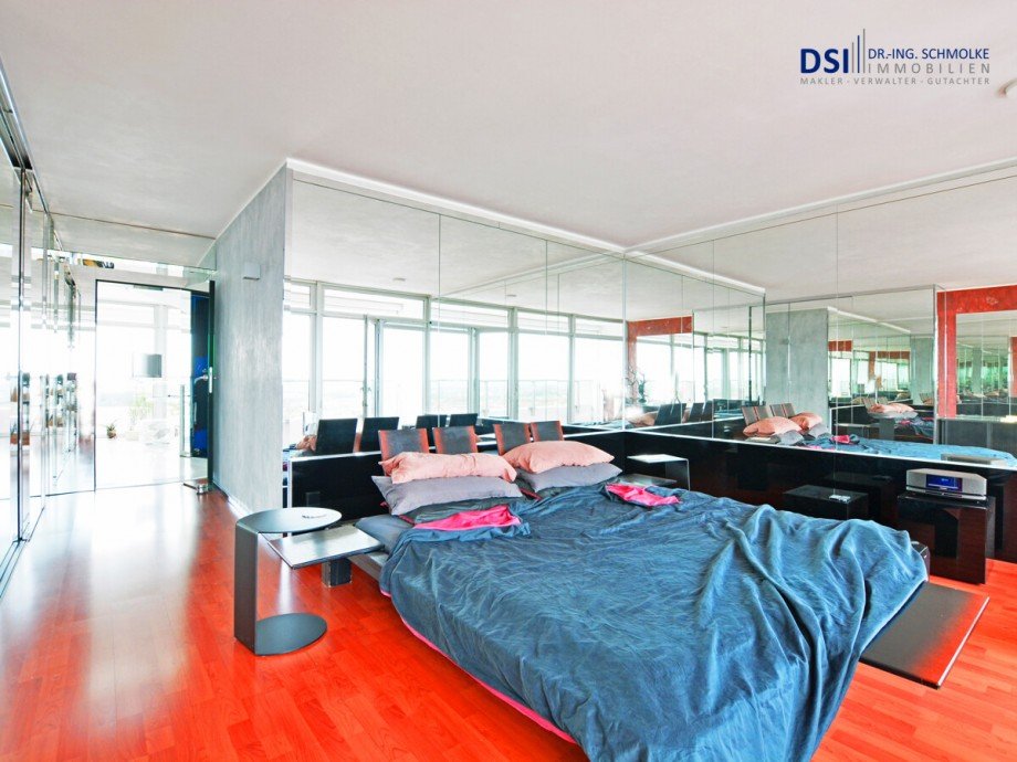 Schlafzimmer b Etagenwohnung K�ln