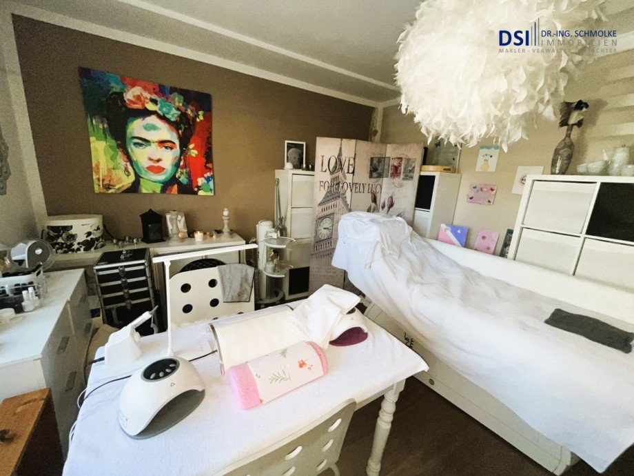 Schlafzimmer EG a Etagenwohnung K�ln