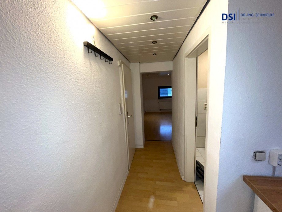 Flur-a Dachgeschosswohnung K�ln / Ehrenfeld