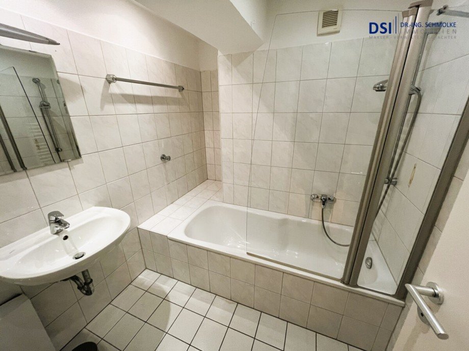 WE 01 Bad c Haus K�ln