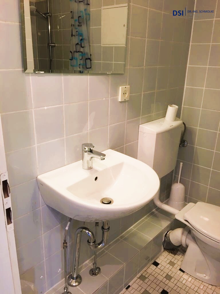 Badezimmer b Etagenwohnung K�ln