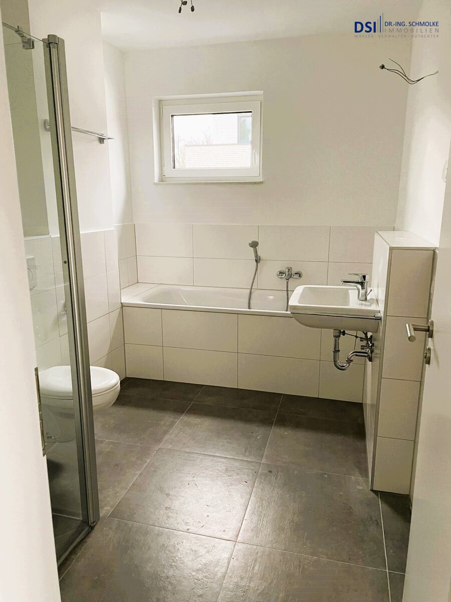 Badezimmer_b Maisonettewohnung K�ln / Wahn