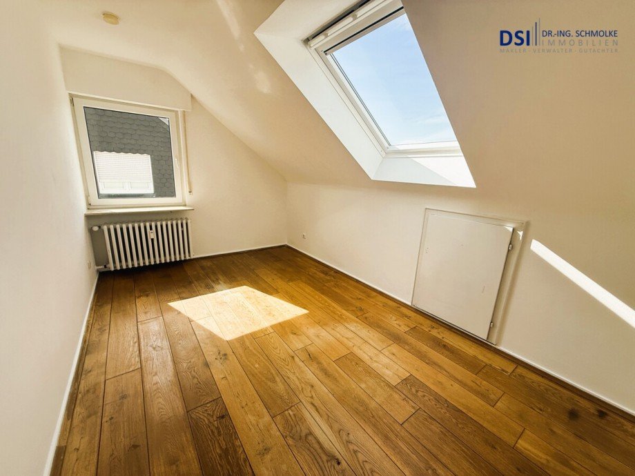 Schlafzimmer 2 a Dachgeschosswohnung K�ln