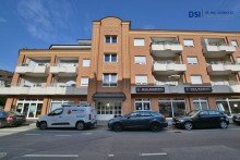 Stra�enansicht Zentral gelegene 2-Zimmer-Wohnung mit Balkon!