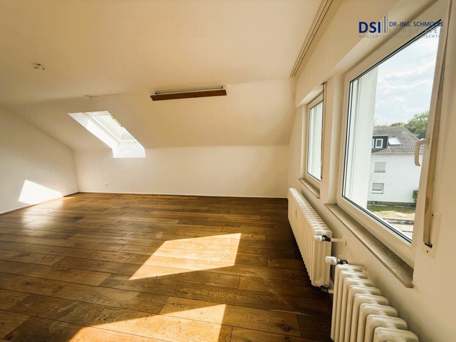 Wohnzimmer d Dachgeschosswohnung K�ln