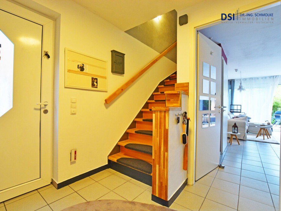 Eingangsbereich EG b Reihenendhaus H�rth
