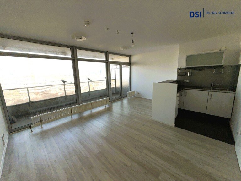 Wohnzimmer a K�ln Etagenwohnung S�lz: Erstklassiges 1-Zimmer-Apartment mit Balkon und TG-Stellplatz