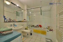 Badezimmer Zentral gelegene 2-Zimmer-Wohnung mit Balkon!