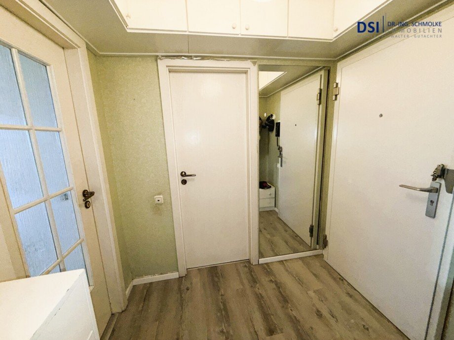 Flur b Etagenwohnung K�ln