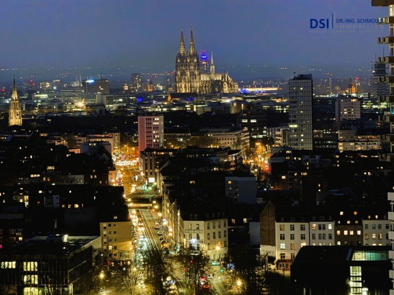 Nachtansicht Balkon K�ln Etagenwohnung Domblick inklusive: Attraktive 5-Zimmer-Wohnung mit zwei Balkonen