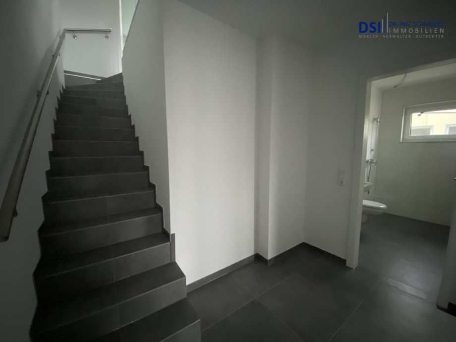 Treppenaufgang zum DG Maisonettewohnung K�ln / Wahn