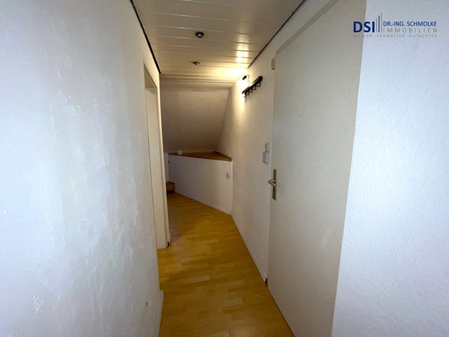 Flur-d Dachgeschosswohnung K�ln / Ehrenfeld