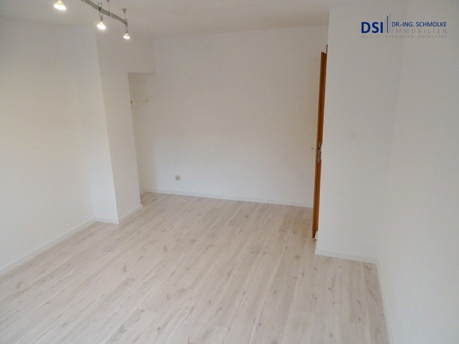 DG gro�es Zimmer Einfamilienhaus K�ln