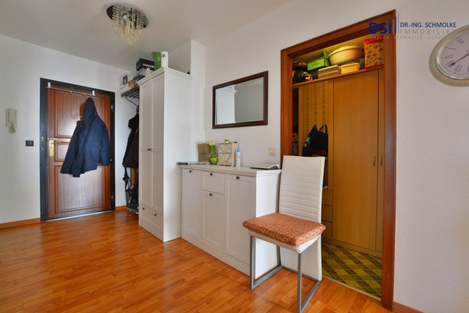 Eingangsbereich Etagenwohnung K�ln