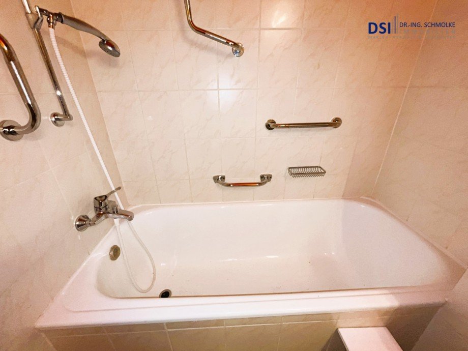 Badezimmer_2_a Etagenwohnung K�ln